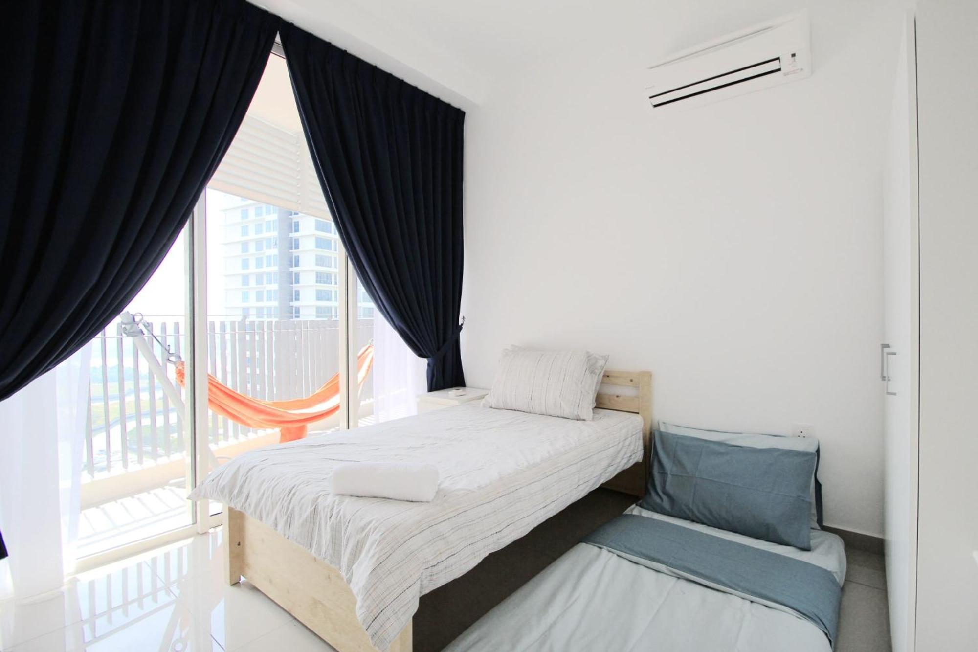 Cozy, High-Floor 2Br Apt Near Legoland Apartment นุสาจายา ภายนอก รูปภาพ